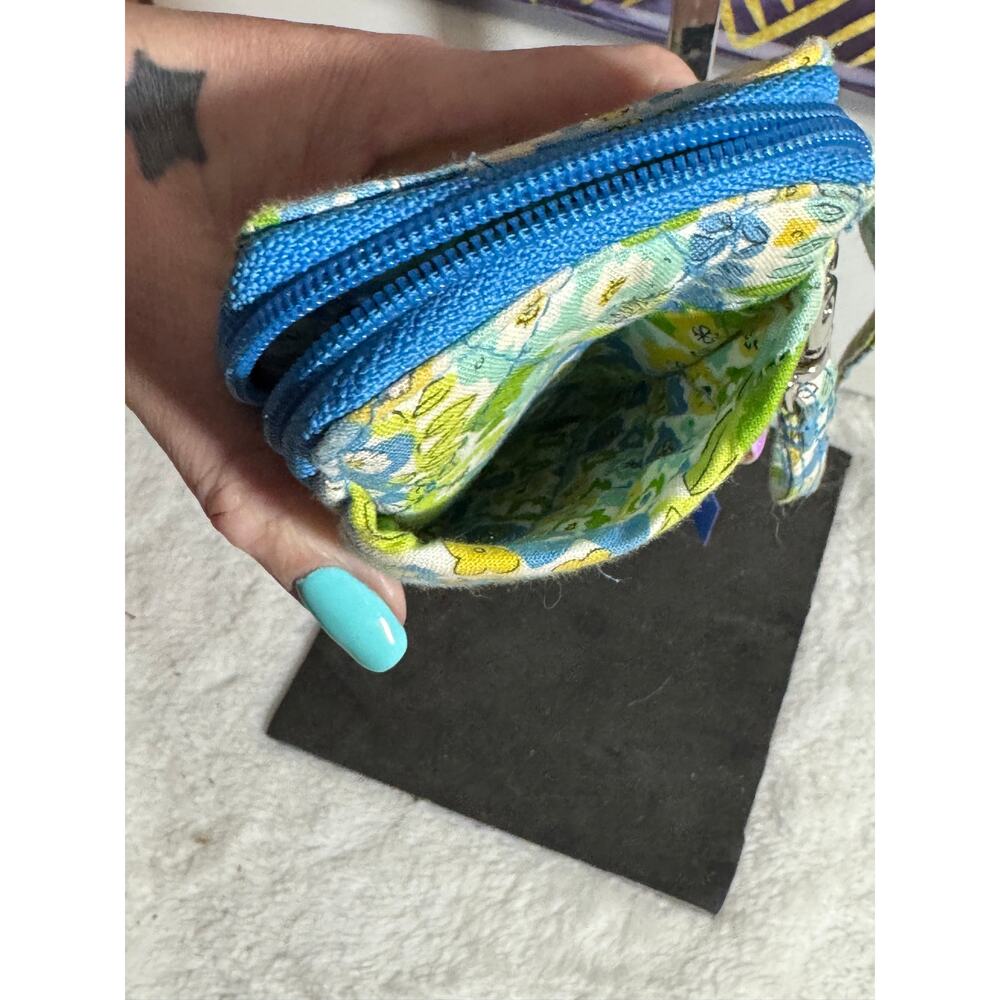 EUC Vera Bradley All-In-One Wristlet Wallet- English Meadow - Picture 5 of 5